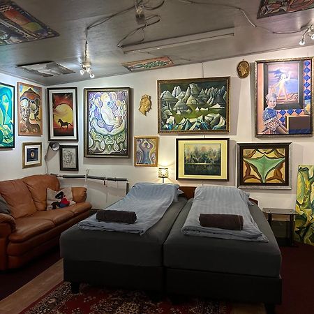 Brimarsbru Sleep Inn-Art Gallery Njarthvik Exteriér fotografie